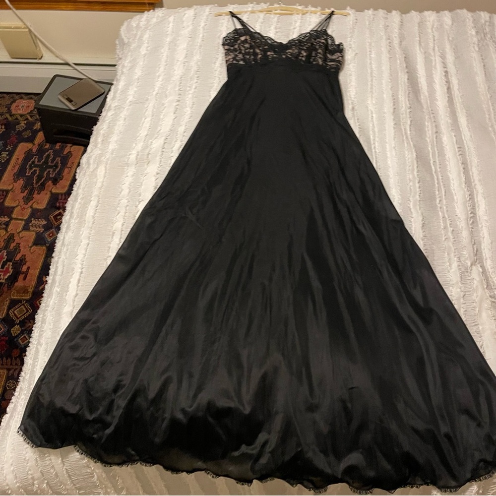 Vintage 50s Vanity Fair Black Lace Whimsigoth Maxi Lace Slip Dress Fits XS-S - Picture 12 of 12